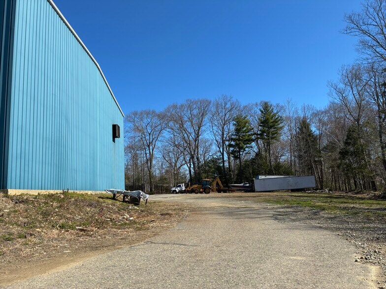 More Photos Of 185 Lafayette Rd, North Hampton Warehouse For Lease