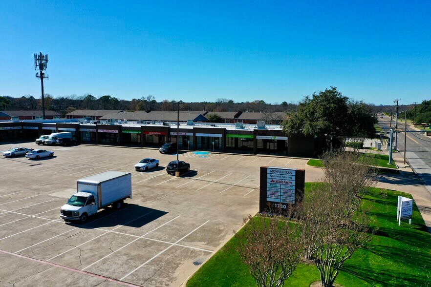 More Photos Of 1730 W Randol Mill Rd, Arlington Unknown For Lease