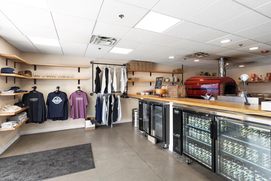 More Photos Of 8 Somersworth Plz, Somersworth Storefront For Sale