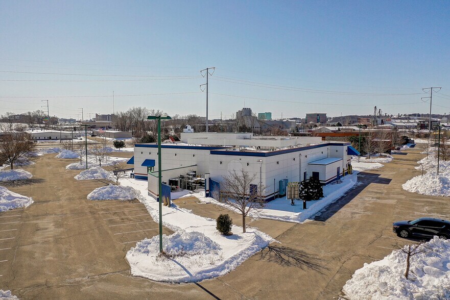 More Photos Of 2259 Deming Way, Middleton Restaurant For Sale