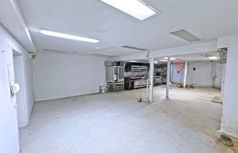 More Photos Of 4-6 Bleecker St, New York Apartments For Lease
