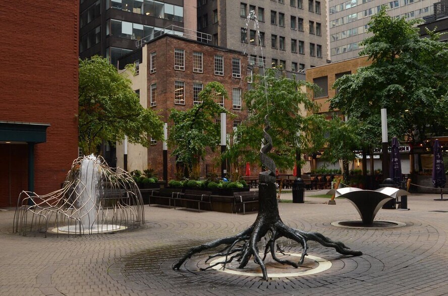 More Photos Of 83 Yonge St, Toronto Storefront Retail Office For Lease