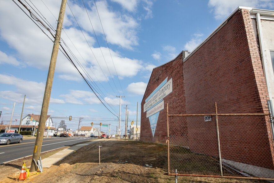 More Photos Of 201 W Lincoln Hwy, Penndel Manufacturing For Sale