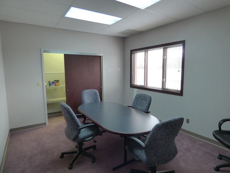 More Photos Of 10016 Office Center Ave, Saint Louis Office For Lease