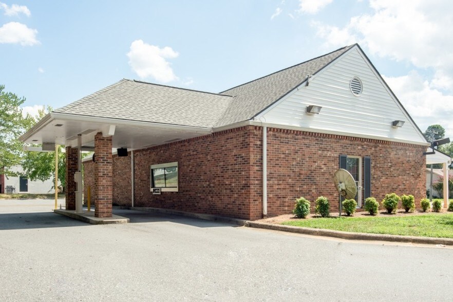 More Photos Of 200 Statesville Blvd, Salisbury Bank For Sale