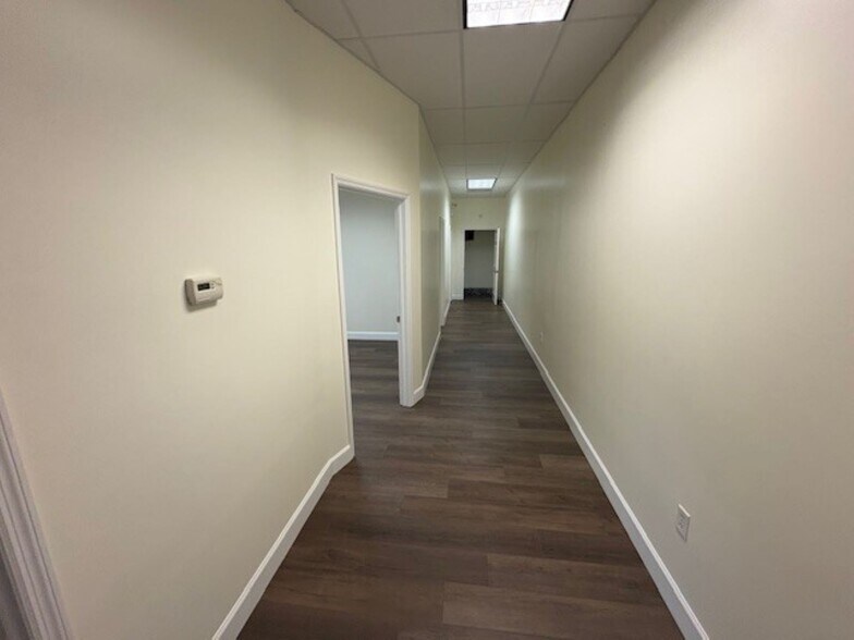 More Photos Of 9015 Americana Rd, Vero Beach Medical For Lease