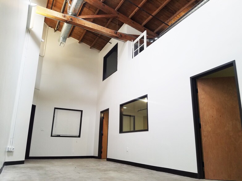 More Photos Of 300 S Raymond Ave, Pasadena Loft Creative Space For Lease