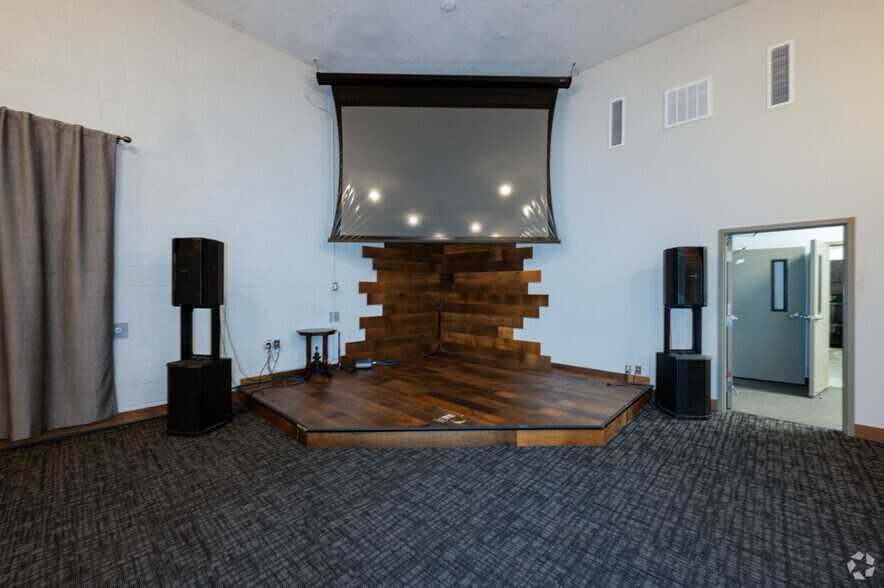 More Photos Of 2640 E Lancaster Ave, Fort Worth Religious Facility For Sale