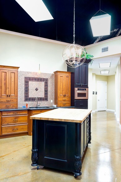 More Photos Of 13830 Jetport Commerce Pky, Fort Myers Warehouse For Lease