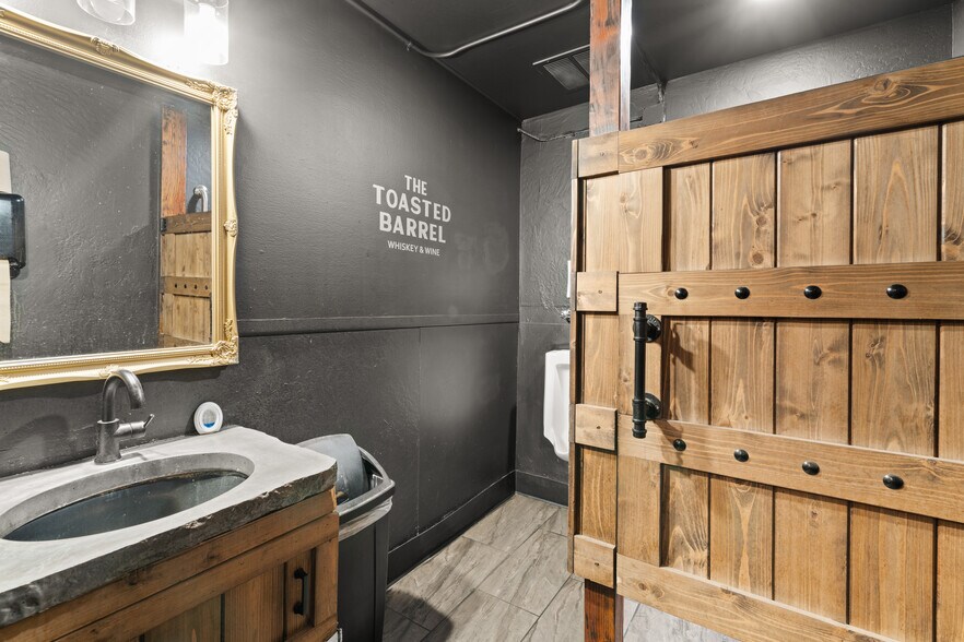 More Photos Of The Toasted Barrel, Grants Pass Restaurant For Sale