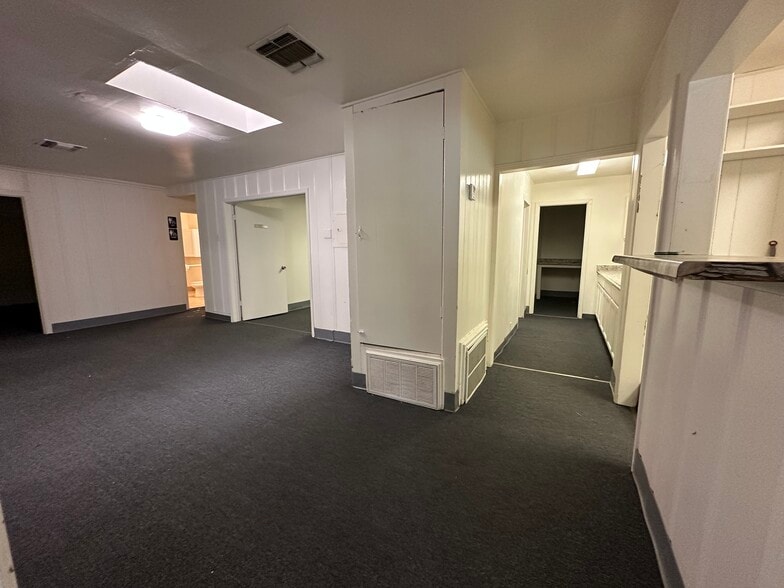 More Photos Of 6628 Crestway Dr, San Antonio Flex For Sale