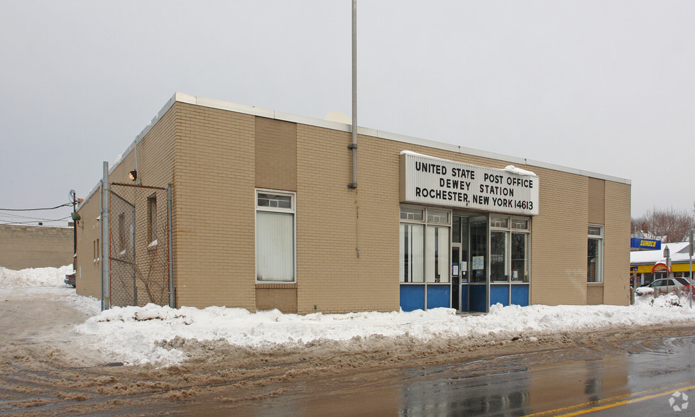 Primary Photo Of 376 Lexington Ave, Rochester Post Office For Sale