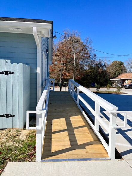 More Photos Of 108 Justice Heights St, Apex Medical For Lease