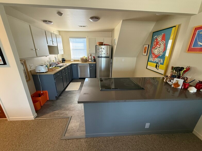 More Photos Of 1010 Grayson St, Berkeley Office Residential For Sale