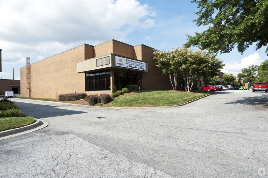 More Photos Of 5845 Oakbrook Pky, Norcross Distribution For Lease