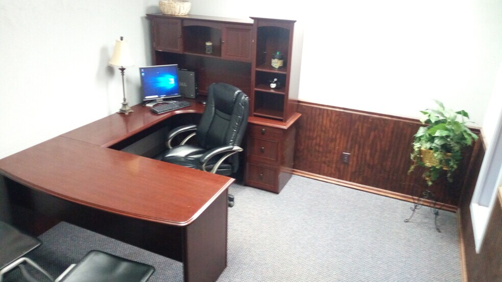 More Photos Of 6101 Melrose Ln, Oklahoma City Office For Sale