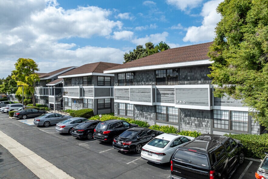 More Photos Of 960 W 17th St, Santa Ana Office For Sale