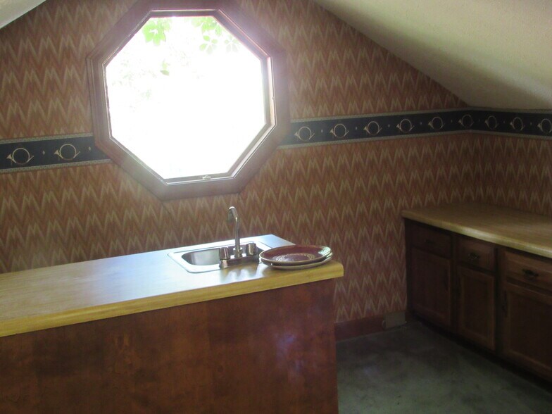 More Photos Of 219 8th St N, Columbus Office Residential For Lease