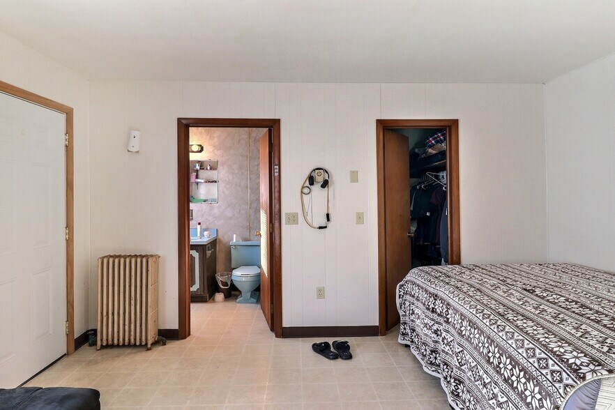 More Photos Of 306 Merwinsburg Rd, Effort Apartments For Sale