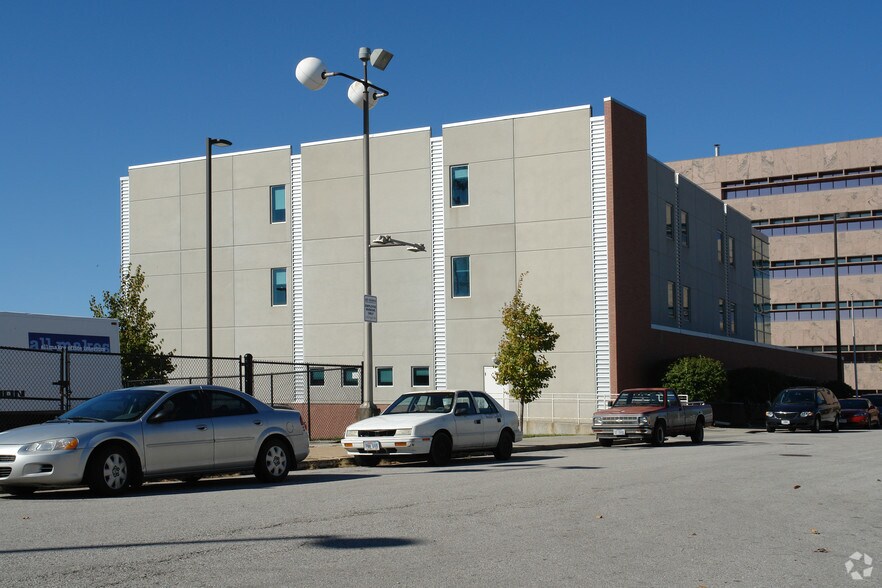 More Photos Of 2551 Dodge St, Omaha Office For Sale