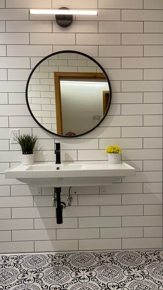 More Photos Of 18300 Minnetonka Blvd, Wayzata Medical For Lease