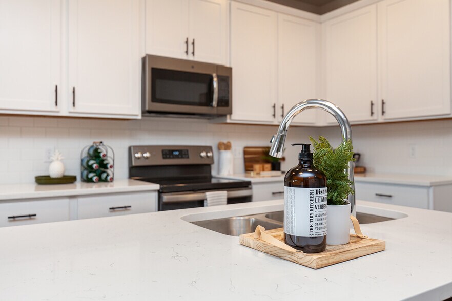 More Photos Of 3656 NE Marissa Ln, Ankeny Apartments For Sale