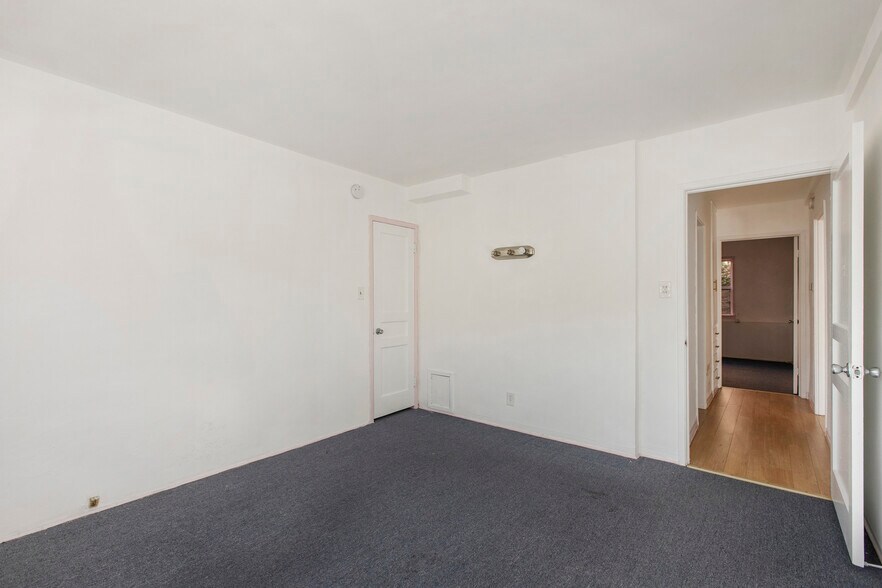 More Photos Of 1933 Hillhurst Ave, Los Angeles Office For Lease