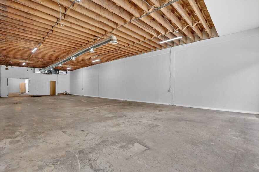 More Photos Of 2412-2414 N Robinson Ave, Oklahoma City Storefront Retail Office For Lease