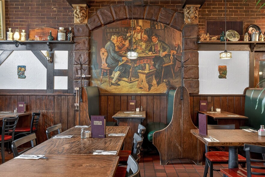 More Photos Of 671-673 Broadway, Bayonne Bar For Sale