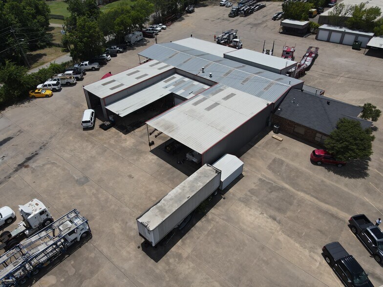 More Photos Of 9779 C F Hawn Fwy, Dallas Distribution For Lease