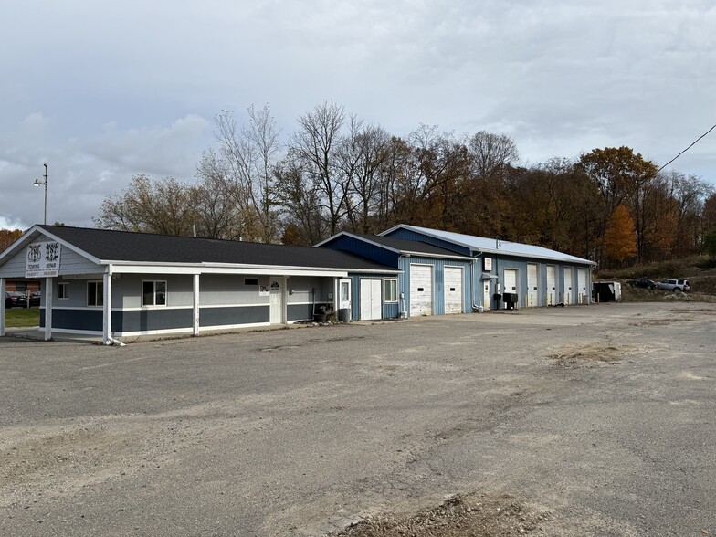 Primary Photo Of 1633 S Hanover, Hastings Auto Repair For Sale