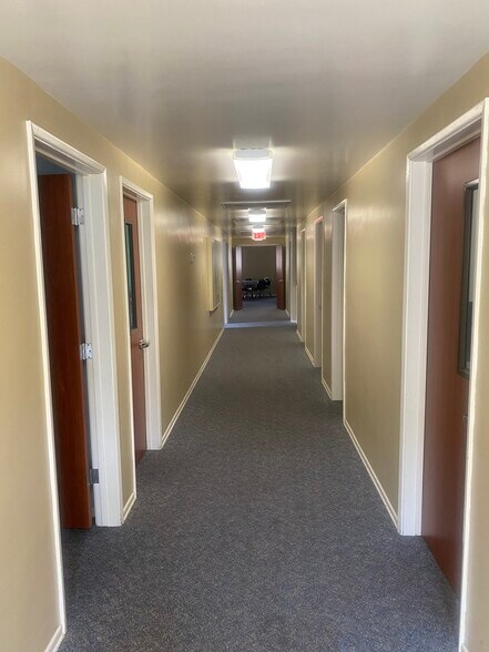 More Photos Of 212 N Lima St, Sierra Madre Office For Lease