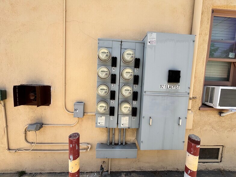 More Photos Of 921 N Lacy St, Santa Ana Apartments For Sale