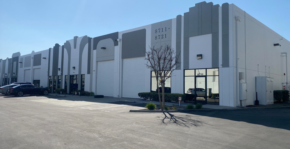 Primary Photo Of 8711-8721 Aviation Blvd, Inglewood Manufacturing For Lease