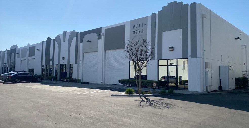 Primary Photo Of 8721 Aviation Blvd, Inglewood Manufacturing For Lease