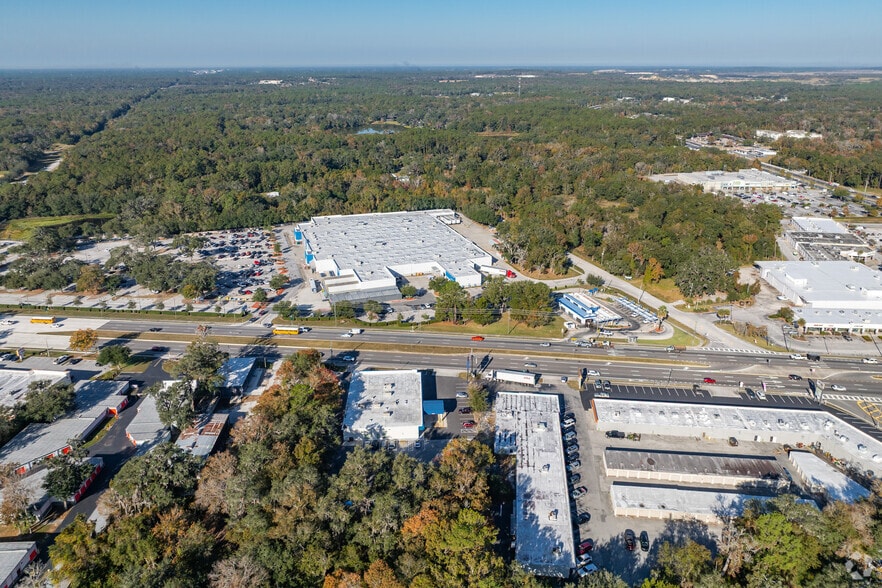 More Photos Of 7326 Broad St, Brooksville Freestanding For Lease