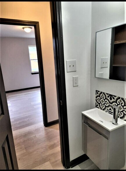 More Photos Of 1680 Kansas St, Memphis Apartments For Sale