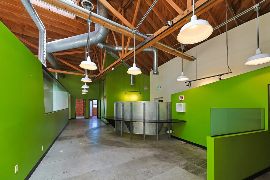 More Photos Of 1410 S Centinela Ave, Los Angeles Storefront Retail Office For Lease