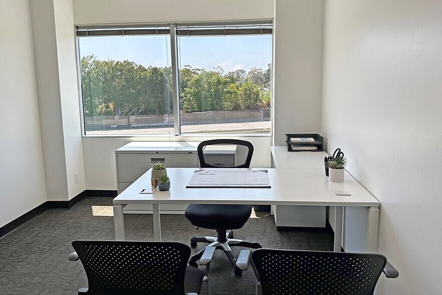 More Photos Of 500 S Sepulveda Blvd, Los Angeles Coworking Space