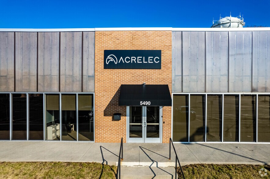 More Photos Of 5490 Campbells Run Rd, Pittsburgh Flex For Lease