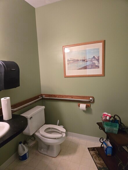 More Photos Of 4534 Dowling St, Montague Office For Sale