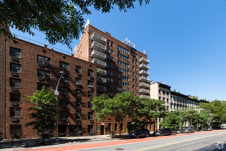 Primary Photo Of 420 W 23rd St, New York Apartments For Lease