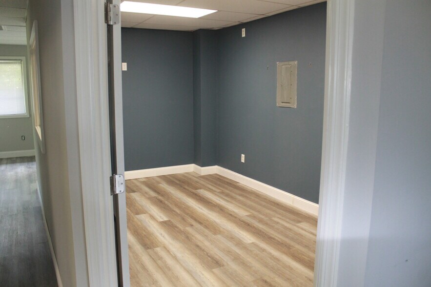 More Photos Of 3321 Doris Ave, Ocean Unknown For Lease