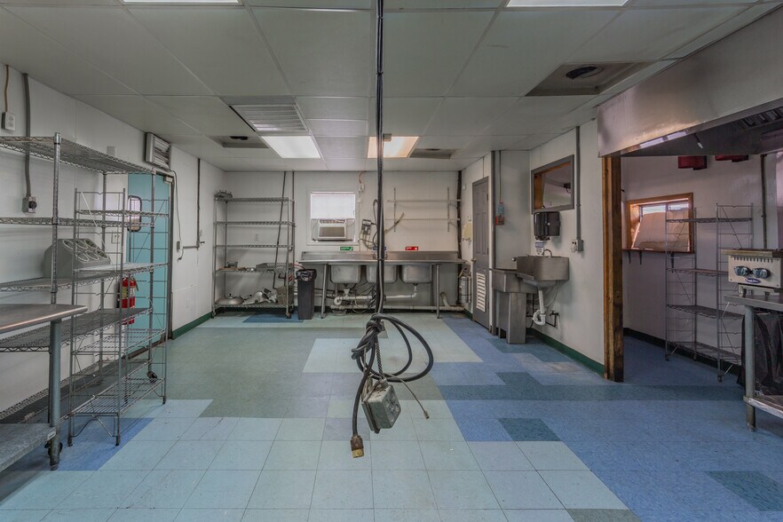 More Photos Of 505 W 9th St, Chickamauga Fast Food For Sale