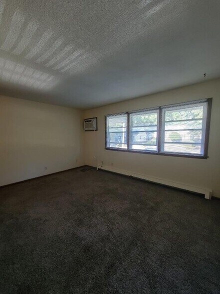 More Photos Of , Des Moines Multifamily For Sale