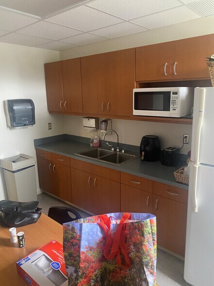 More Photos Of 816 Independence Blvd, Virginia Beach Medical For Lease