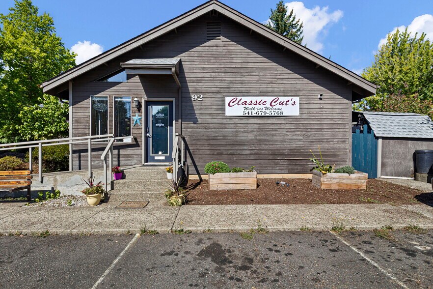 More Photos Of 92 NW Glenhart Ave, Winston Freestanding For Sale