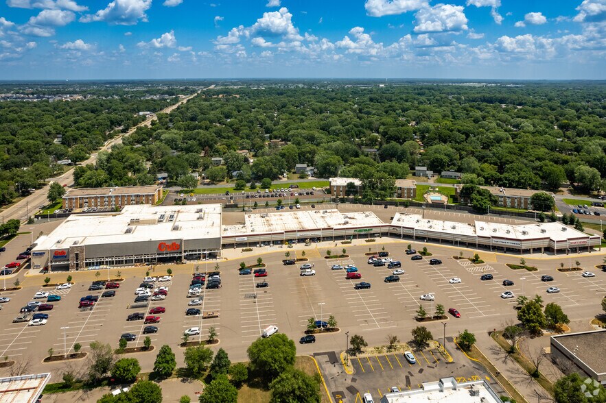 More Photos Of 10855 University Ave NE, Blaine Unknown For Lease