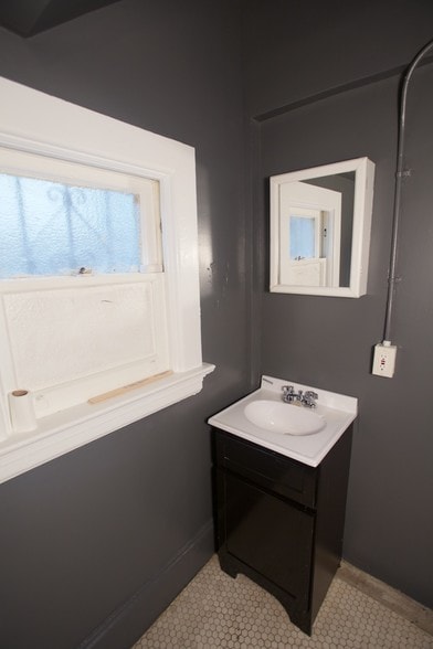 More Photos Of 3344 24th St, San Francisco Storefront Retail Residential For Lease