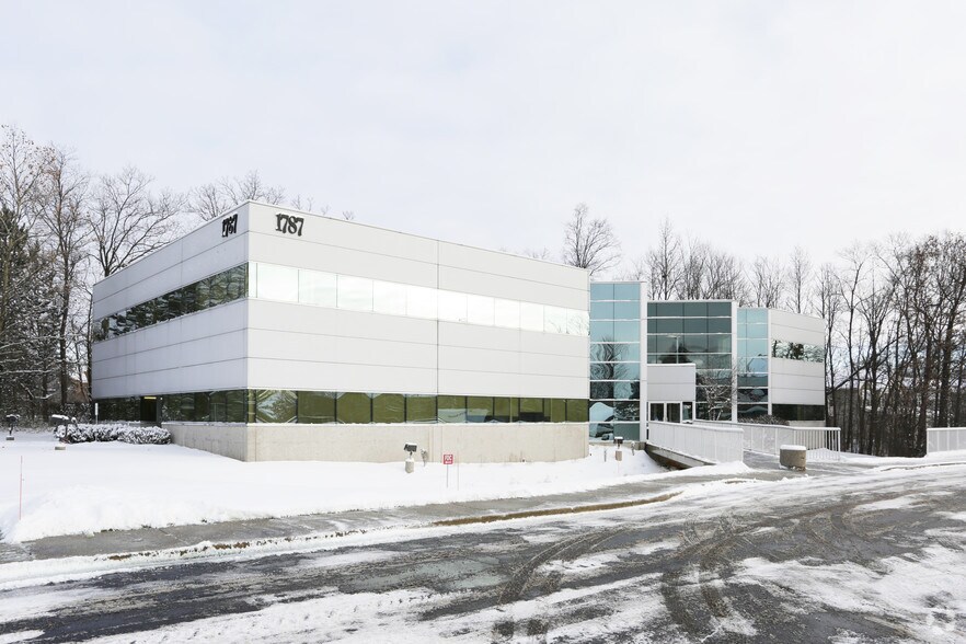 More Photos Of 1787 Grand Ridge Ct NE, Grand Rapids Medical For Sale